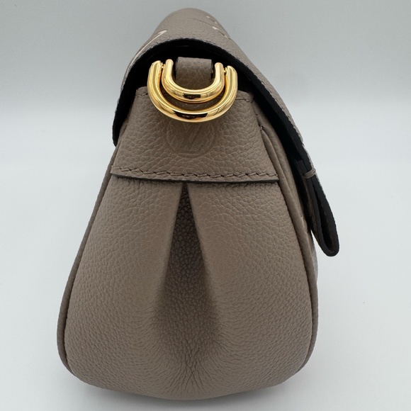 Louis Vuitton Favorite Bicolor Monogram Empreinte Leather RARE - Picture 3 of 16